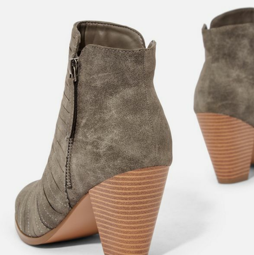 NEW! Heeled Booties in Olive Green JustFab Cartur